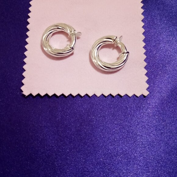 UltraFine 950 Silver Twisted 3/4" "Clip-On" Earrings by Milor of Italy - Picture 1 of 3